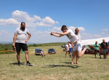 IMG-18a6af3522de7eba27b5bde68a0acb00-V